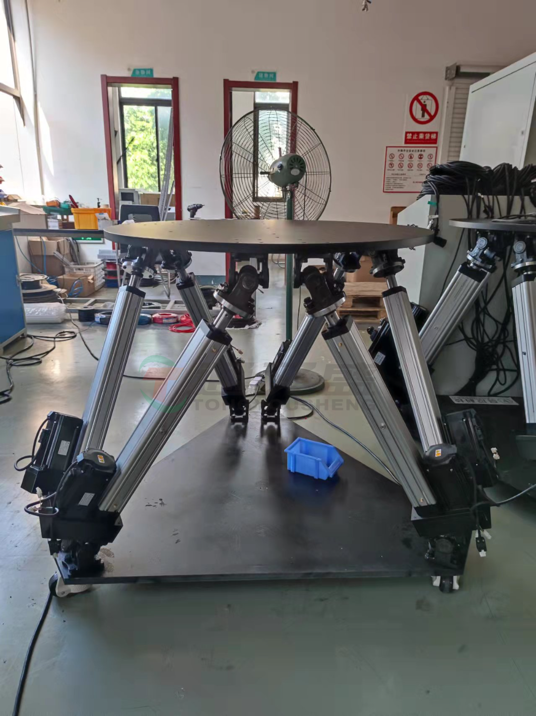 六轴运动姿态模拟器3.png
