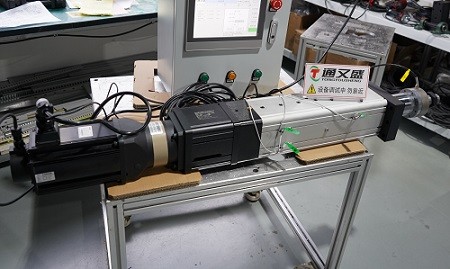 高精密伺服电动缸应用于过山车与轨道类设施：动态特效与安全升级