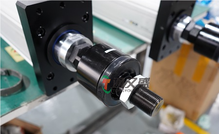 伸缩电动缸在火箭发射上的应用：发射与分离的 “精准触发器”