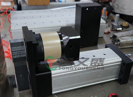 滚柱丝杠电动缸如何改变各行各业