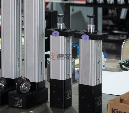 小型电动缸成制药 “合规助手”！轻松满足 GMP 标准下的药瓶盖拧紧需求